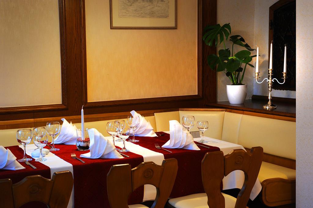 Hotel Zum Goldenen Hirsch Sankt Kilian Kültér fotó